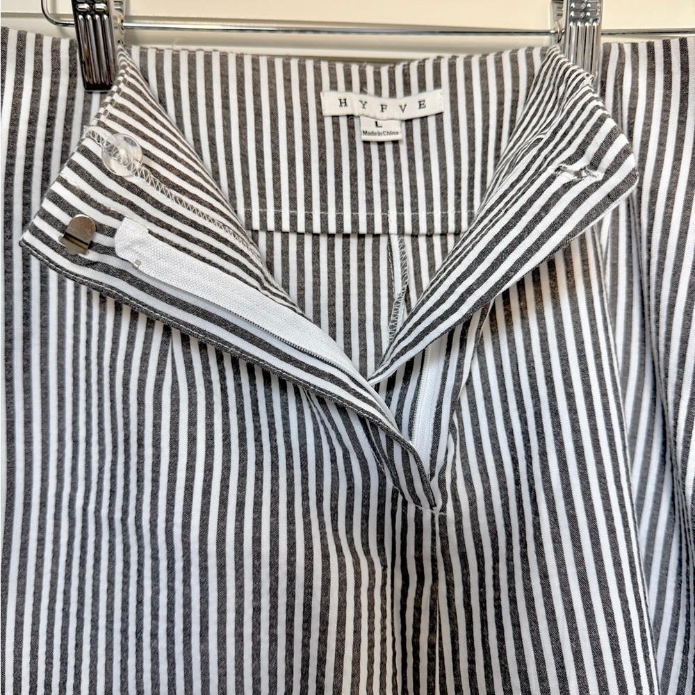 Striped Set - Picture 4 of 6